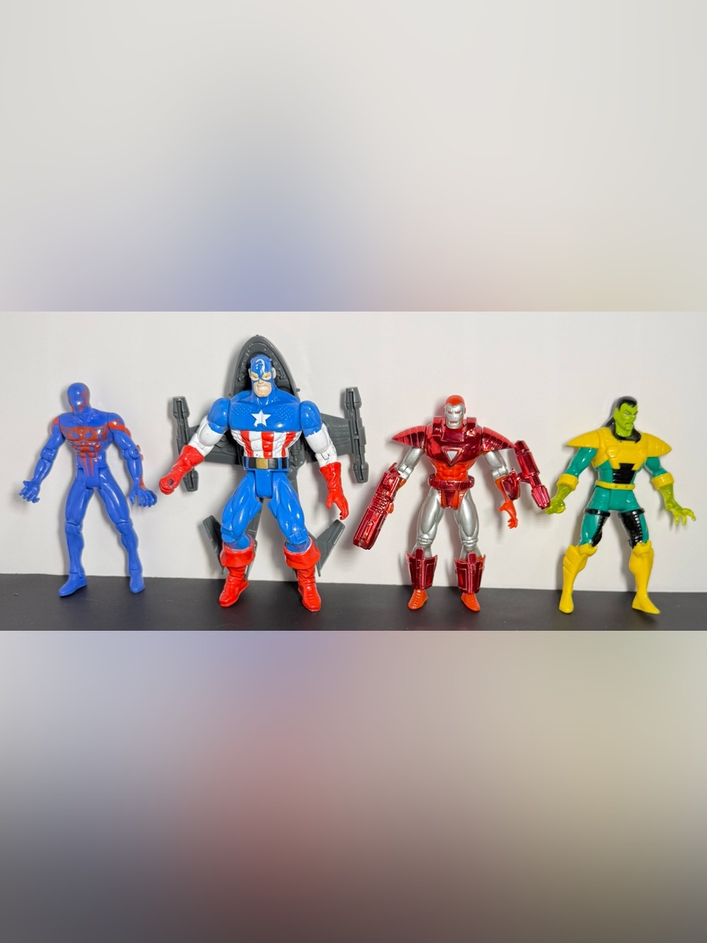 Vintage 90s Marvel Toy Biz Action Figure Lot Spider-Man Iron Man Cap Mandarin